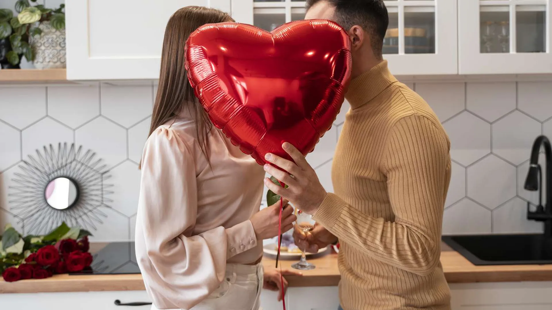 Названы популярные схемы мошенничества в канун Дня святого Валентина