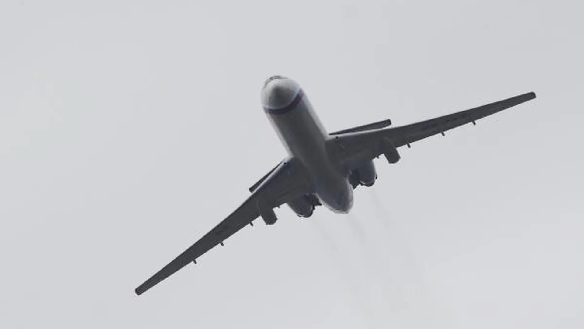 Авиакомпаниям в России предписали высаживать пассажиров при духоте в самолетах