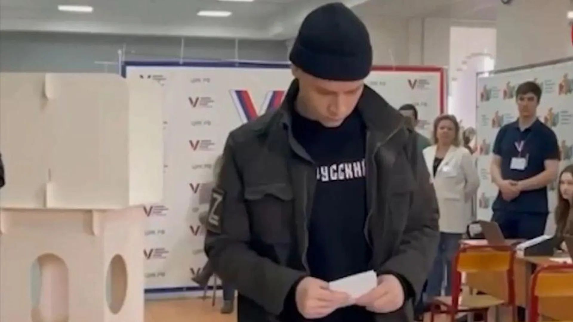 SHAMAN трижды перекрестился и проголосовал на выборах президента России