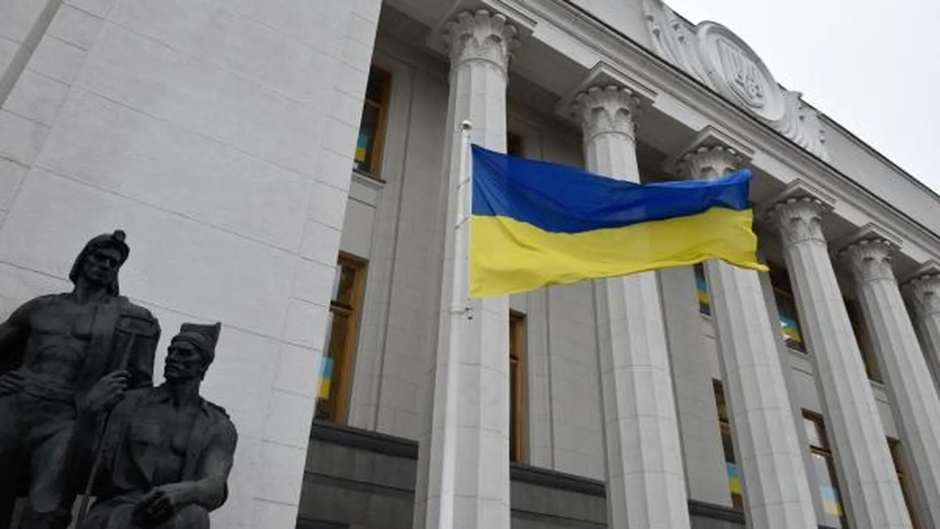 Покинувшие Украину призывники могут лишиться гражданства страны