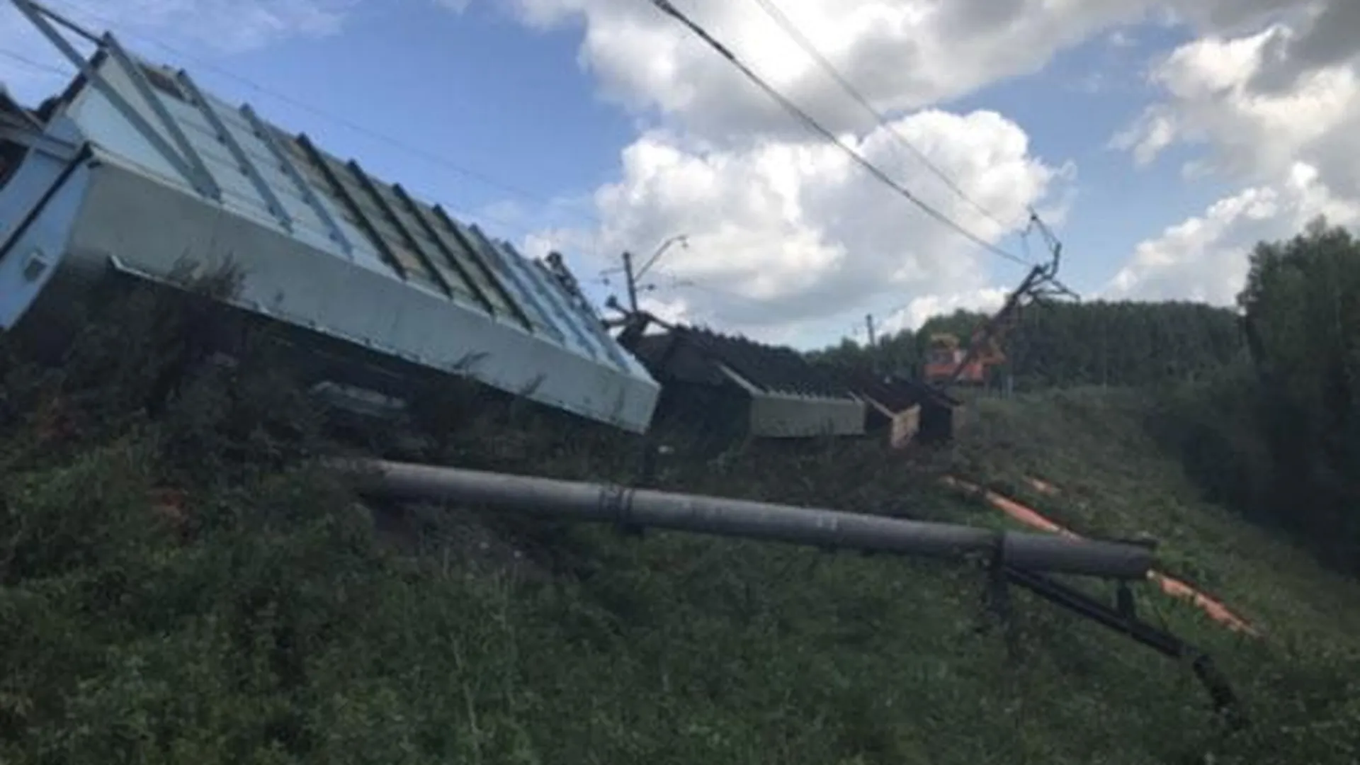 В Прикамье сильные дожди повредили железнодорожное полотно