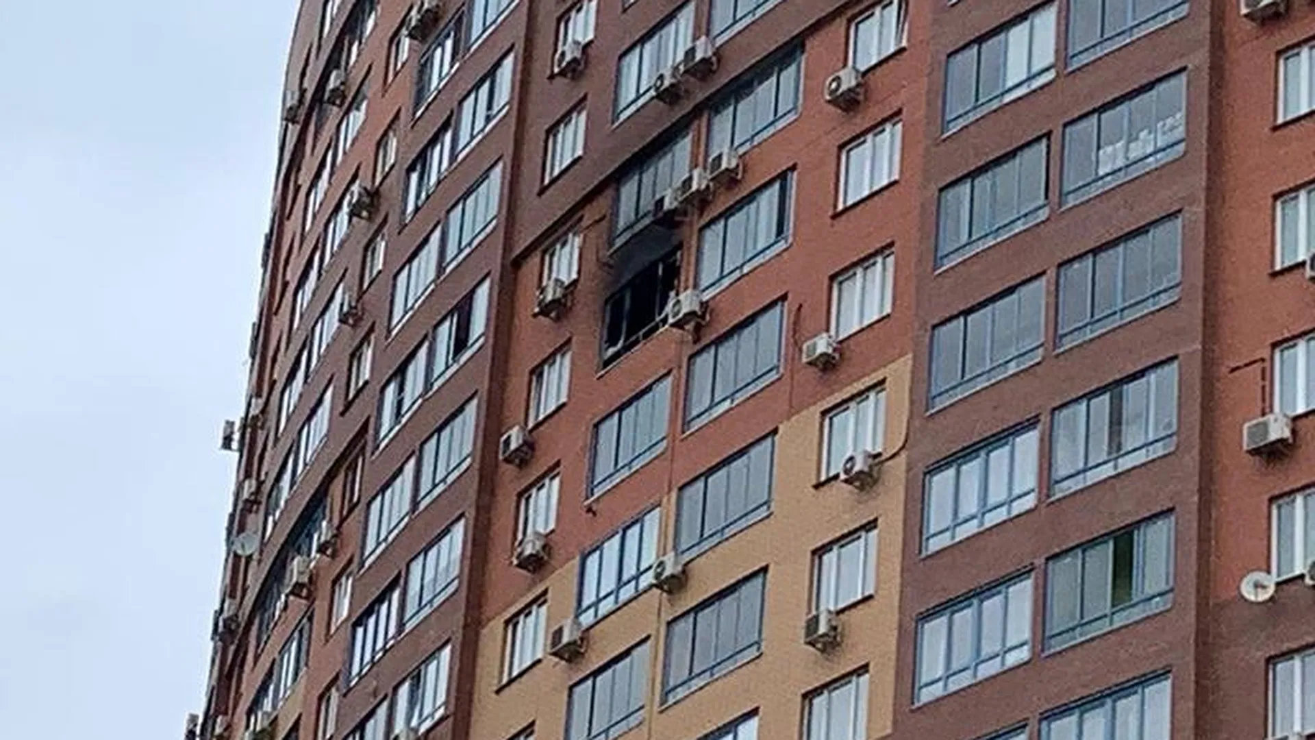 Душевнобольная устроила пожар в многоэтажке в Химках 