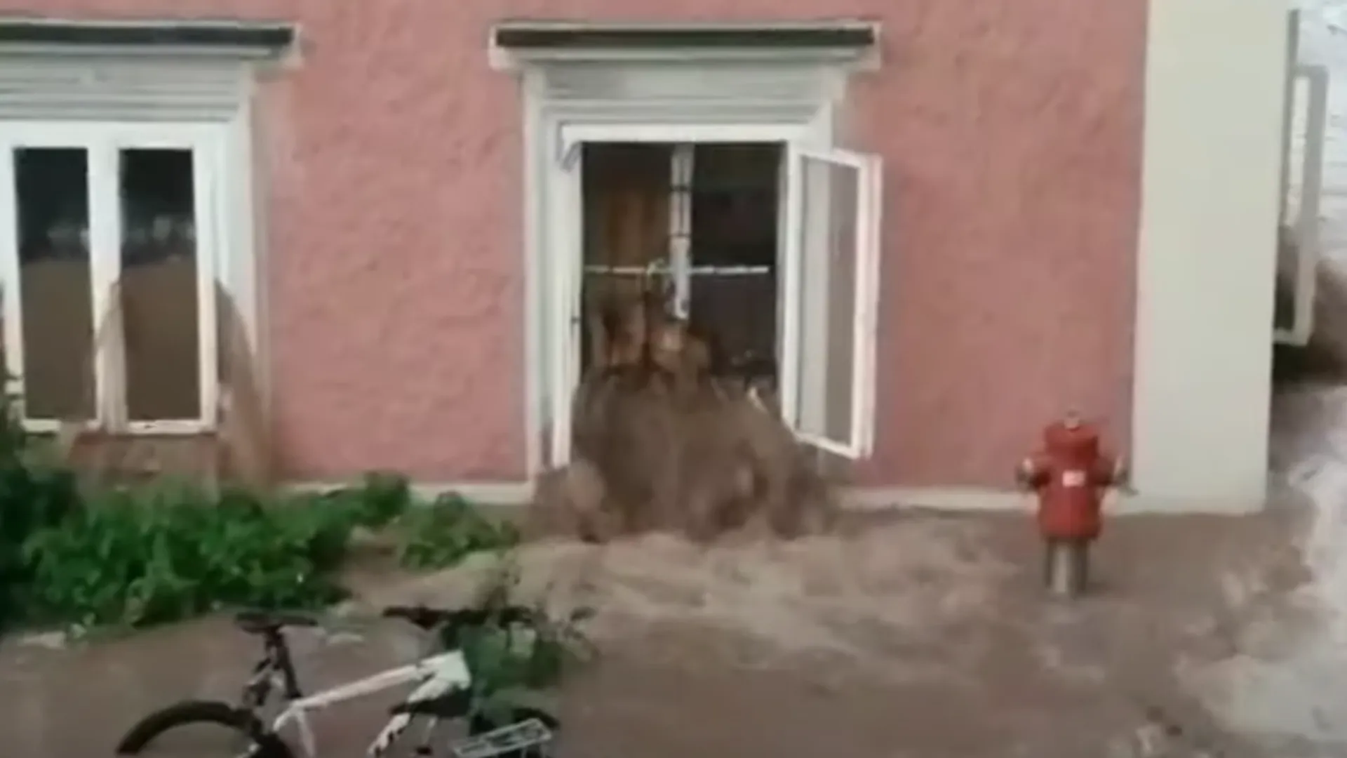 Вслед за Германией: из-за сильных ливней в Австрии начались наводнения