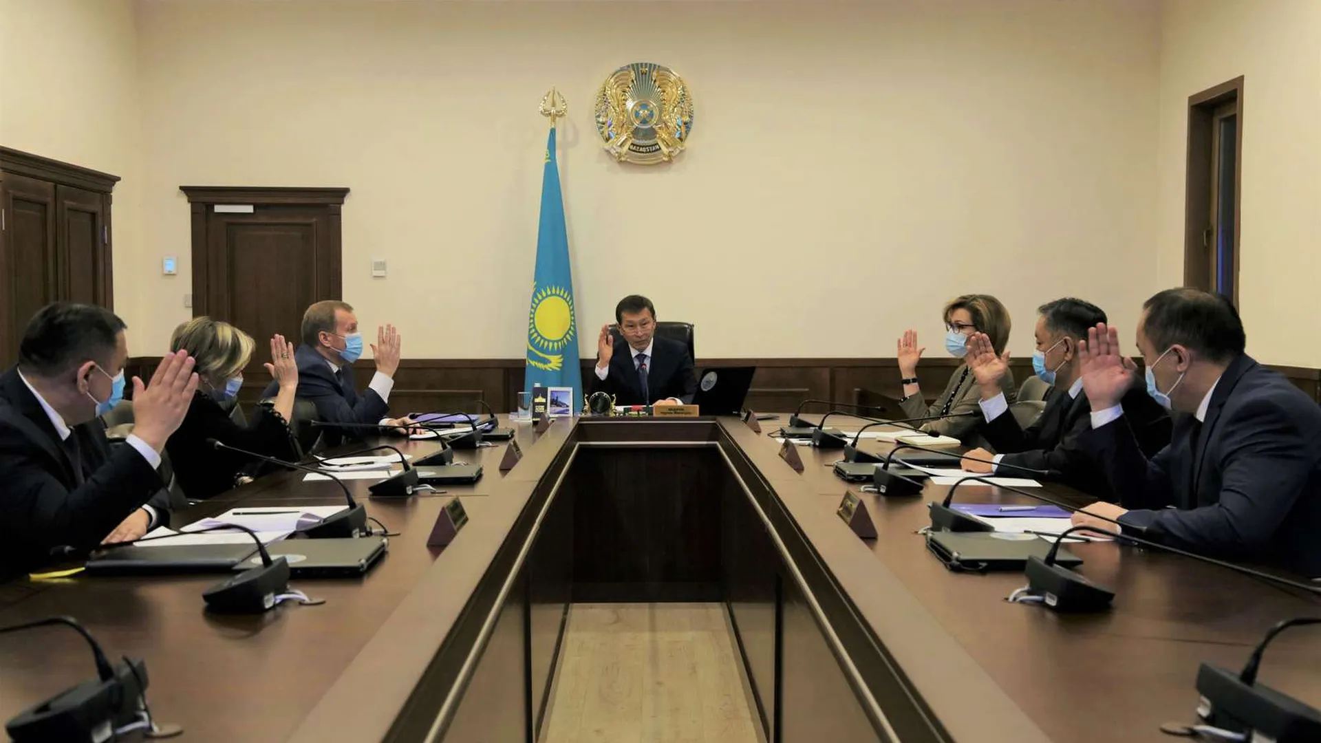 Бывший глава администрации Казахстана стал спикером нижней палаты парламента