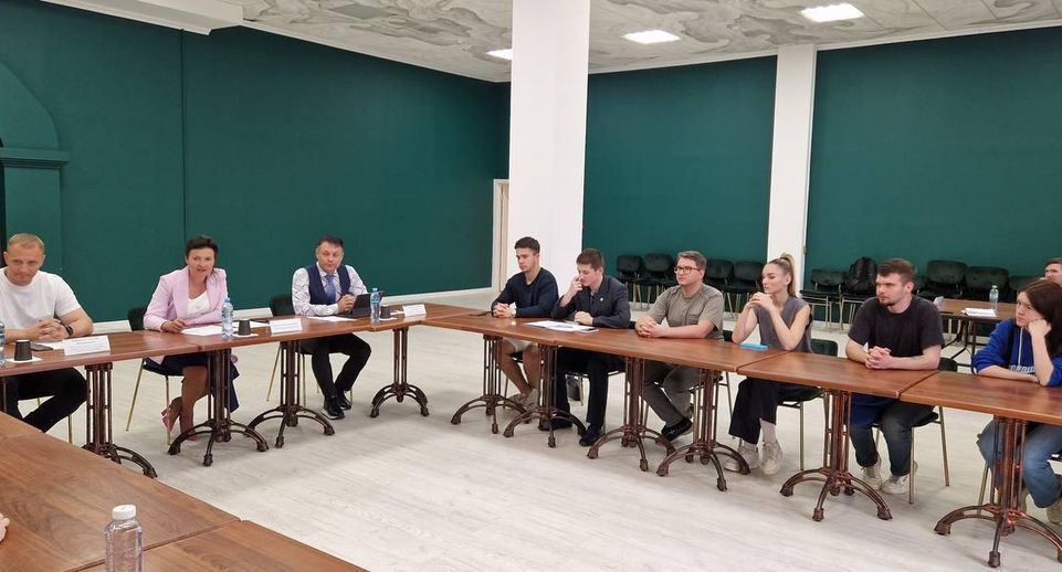 Глава Лобни Анна Кротова провела встречу с Молодежным Советом