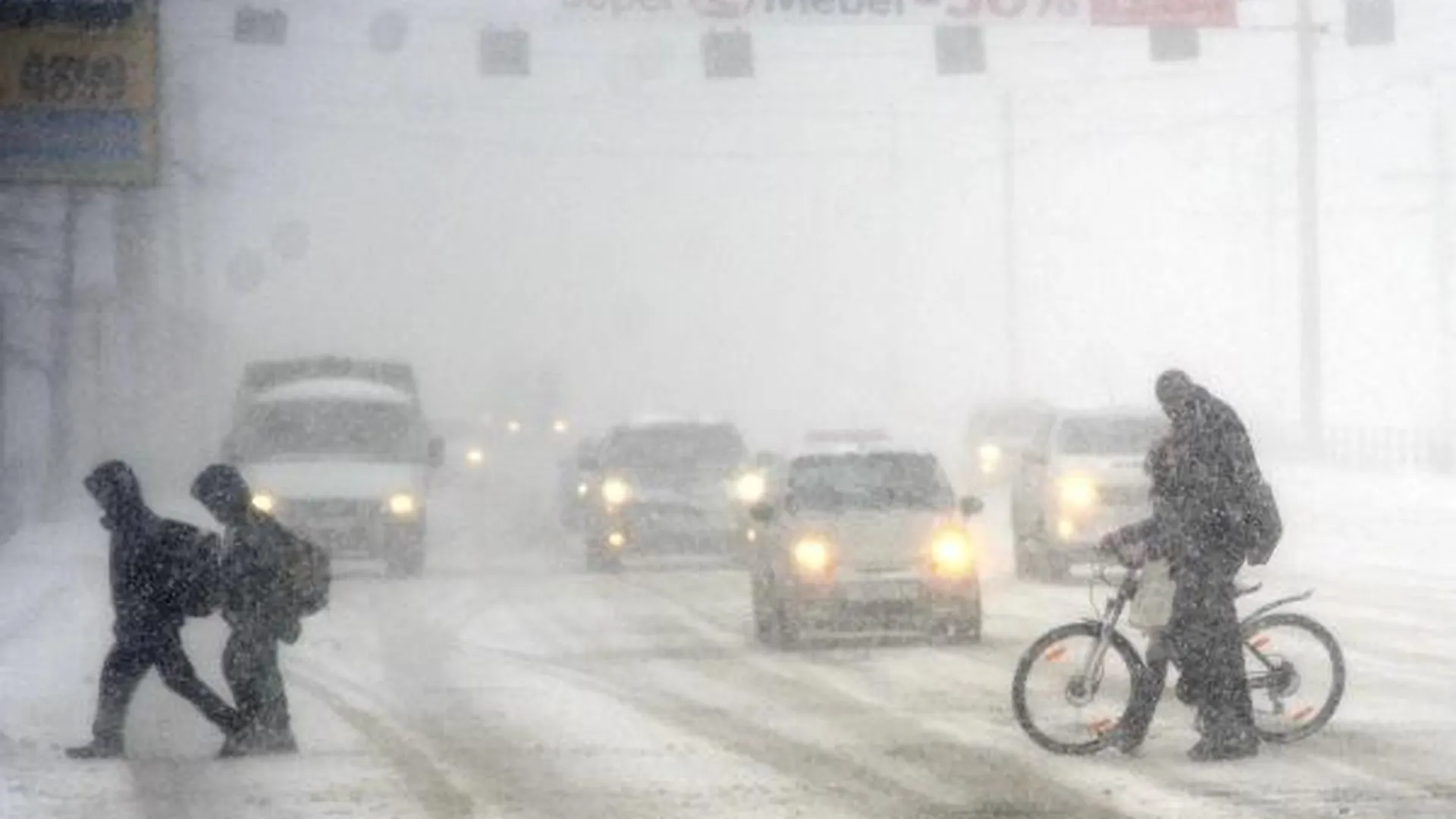 Выпавший снег не осложнил ситуацию на дорогах МО - Ляшкевич