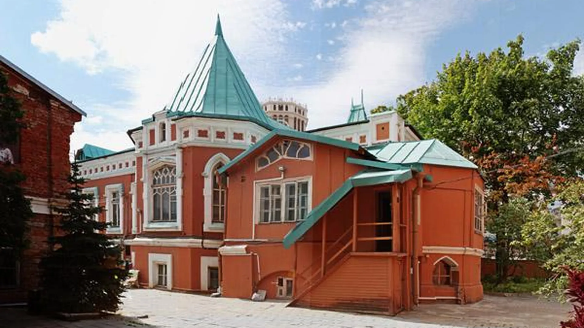 В Зарайске и Горках Ленинских откроются филиалы бахрушинского музея
