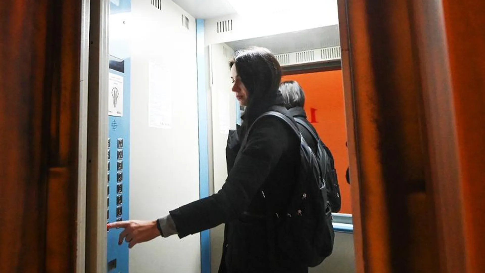 Лифты – из Серпухова, полы – из Павловского Посада: экономическая ситуация не повлияет на возведение соцобъектов