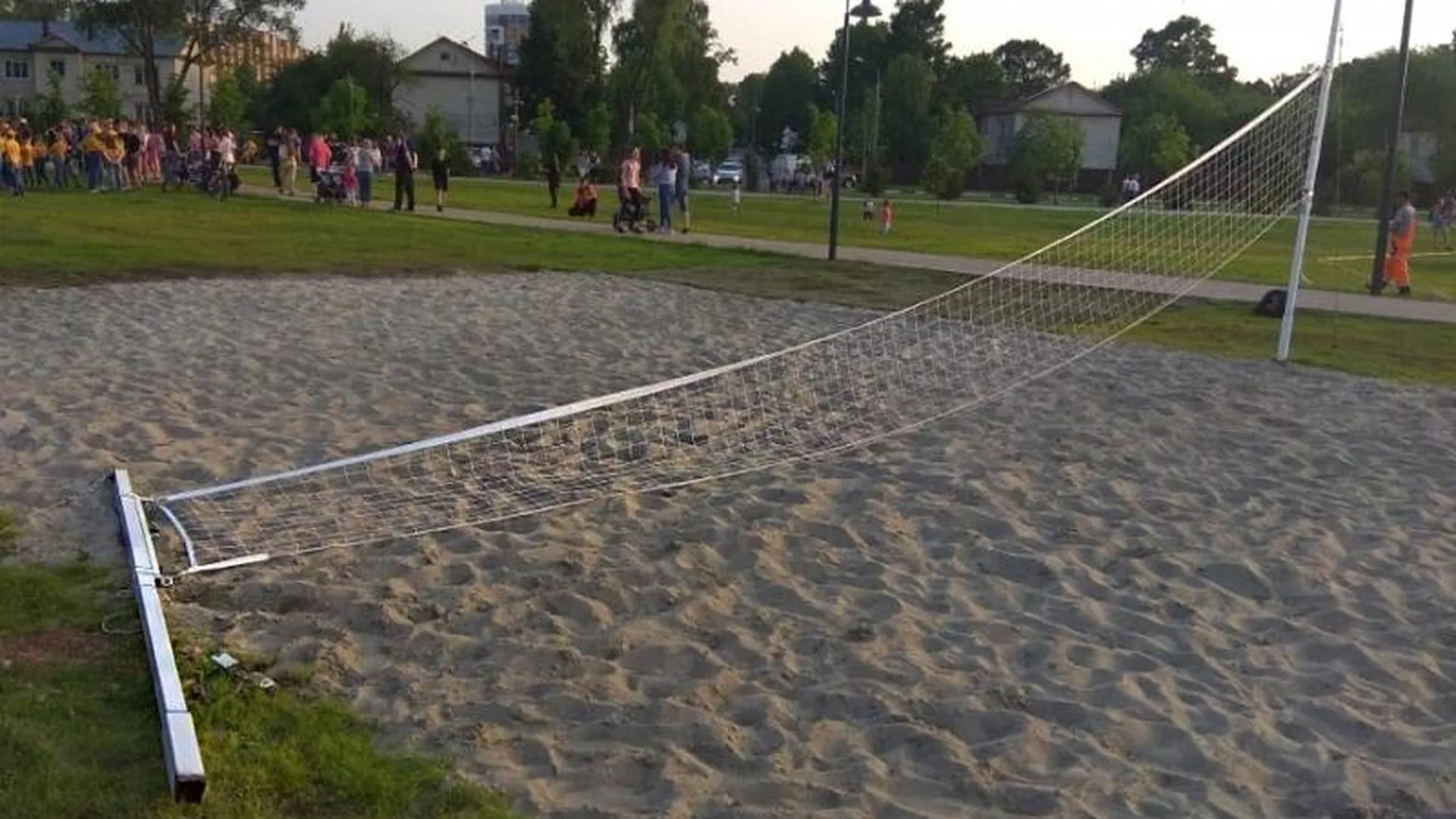 Волейбольная стойка рухнула на игрока в Солнечногорске
