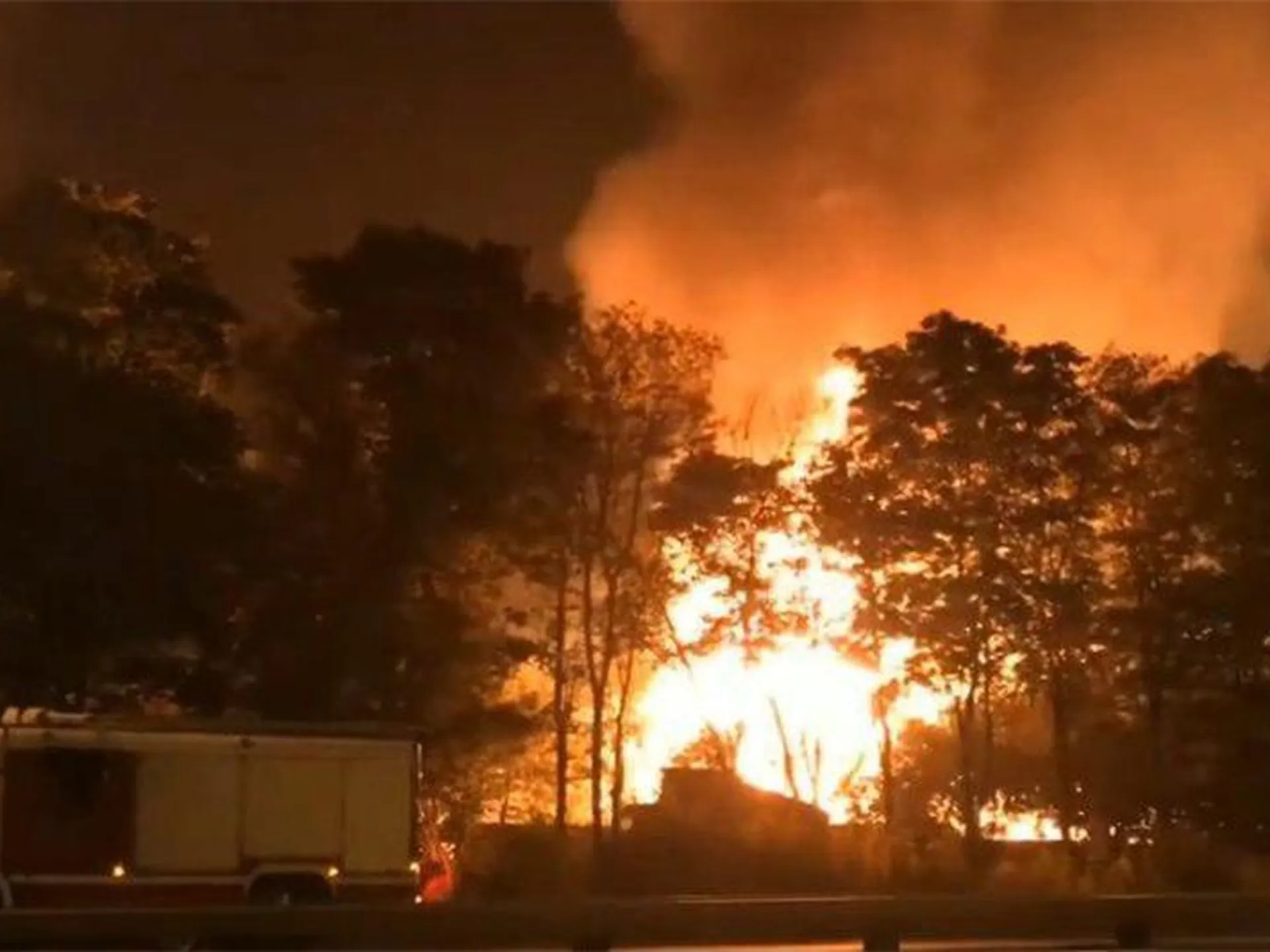 Пожарный-блогер рассказал подробности крупного пожара в Химках