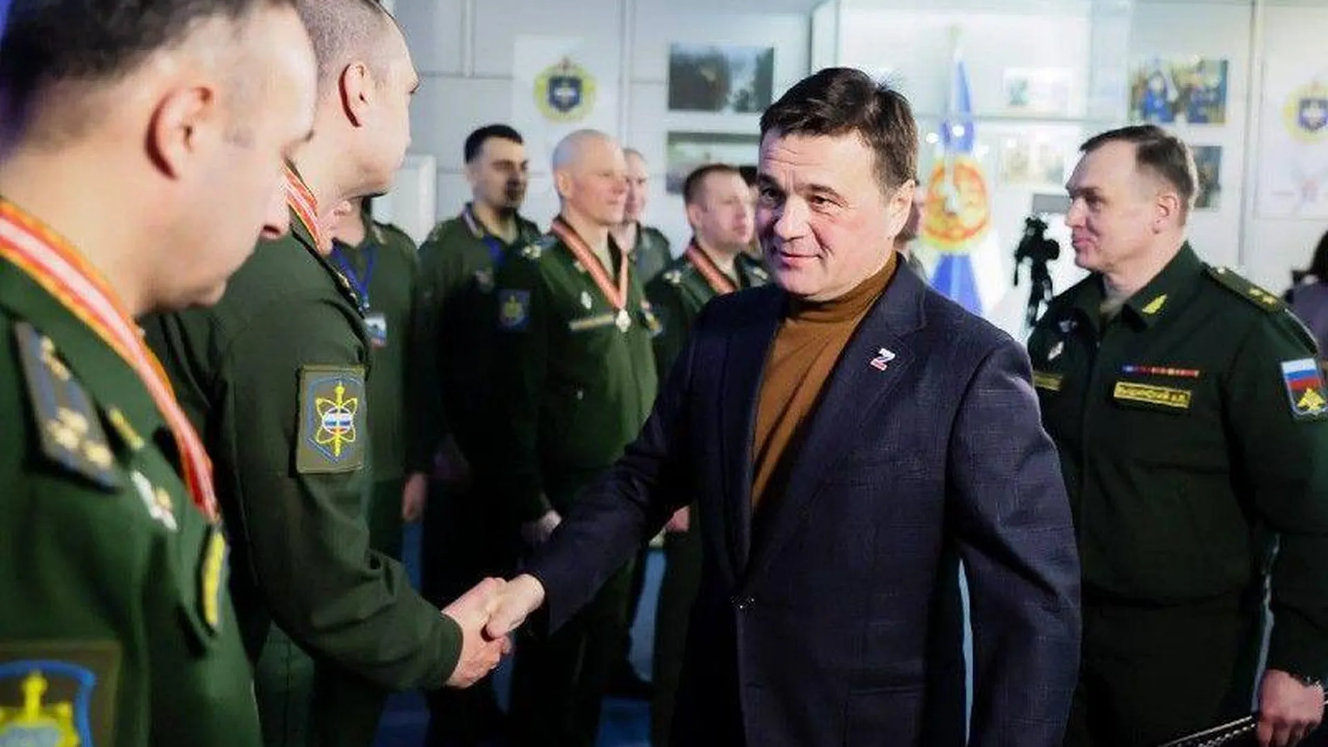 Губернатор вручил награды офицерам армии ВКС в Краснознаменске
