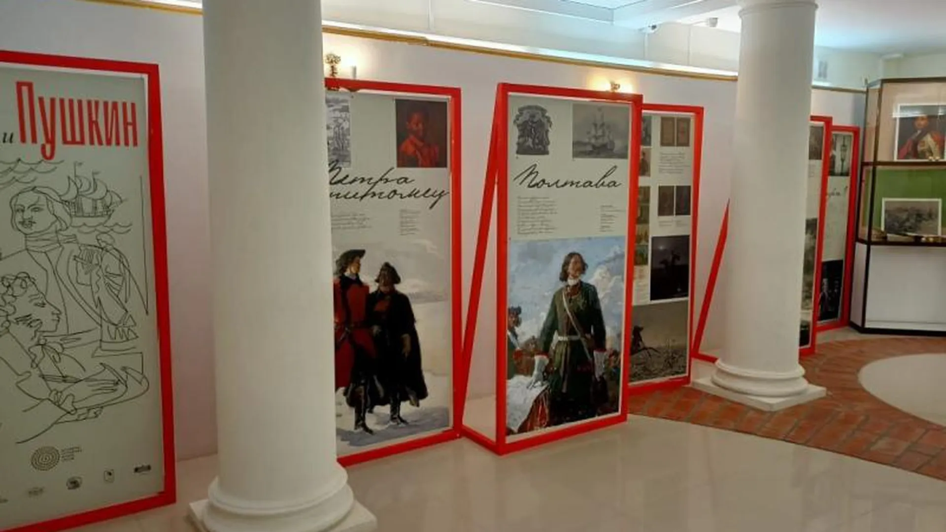 В Вяземах открылась приуроченная к юбилею императора выставка постеров