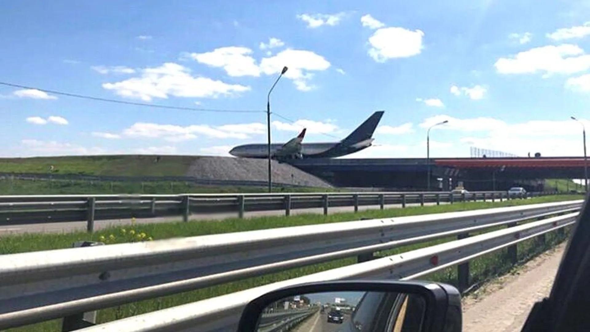 Мост для самолетов начали тестировать в Химках