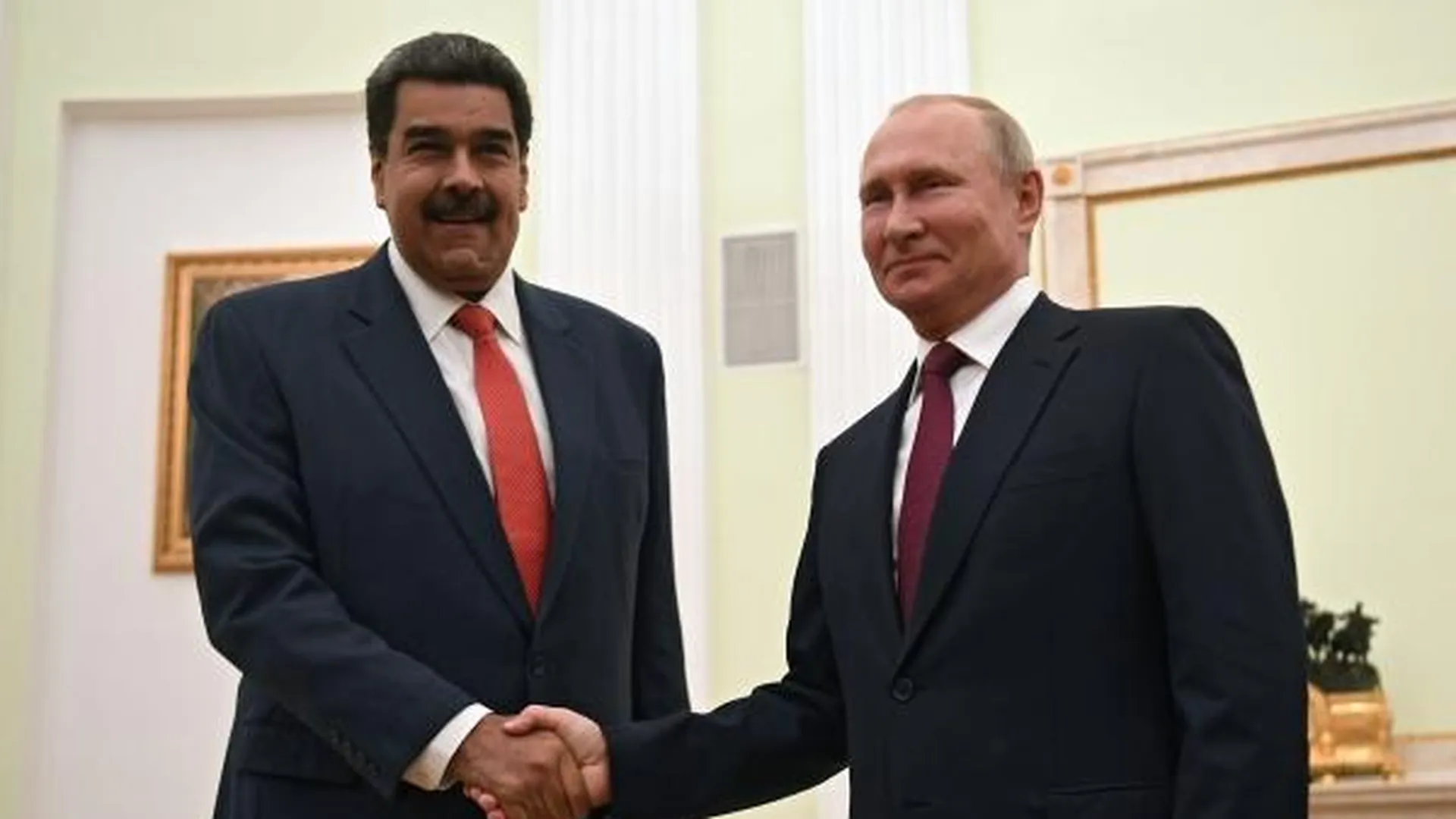 Мадуро поздравил Путина с победой на выборах
