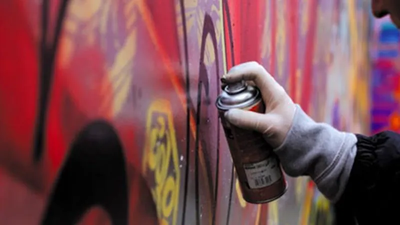 Как поддерживают граффити и уличных художников в Подмосковье 