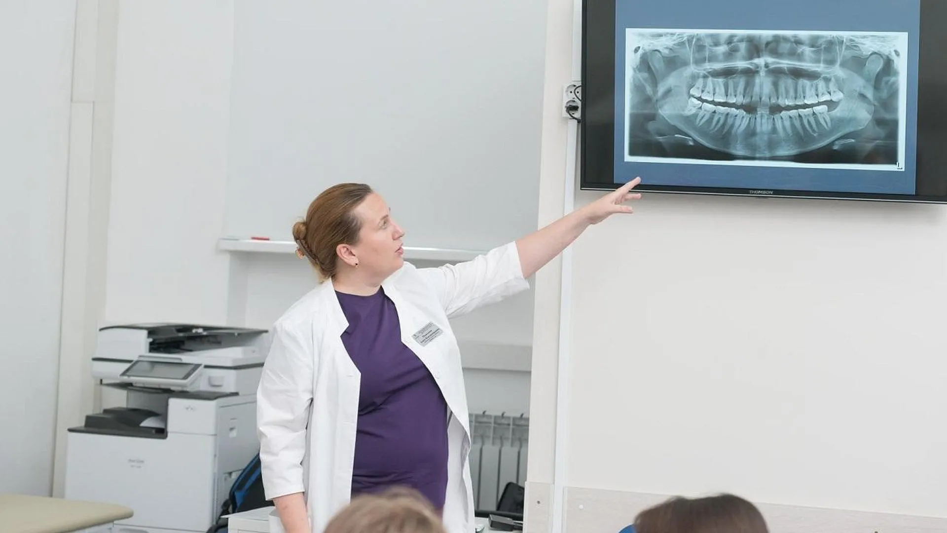 Специалисты МОНИКИ провели для школьников Подмосковья мастер-класс по стоматологии