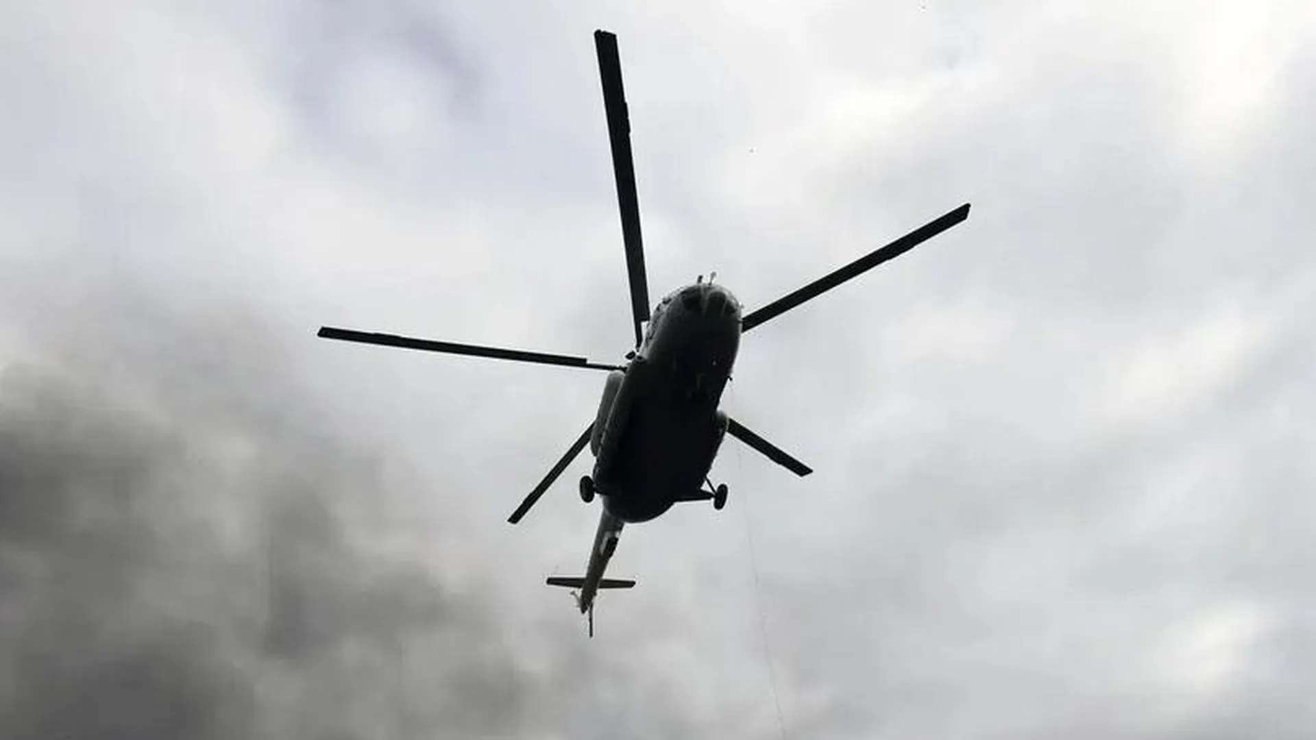 Спасатели сократили до двух километров зону поиска вертолета с президентом Ирана на борту