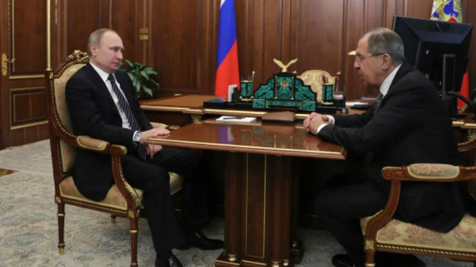 Путин поздравил дипломатов с профессиональным праздником