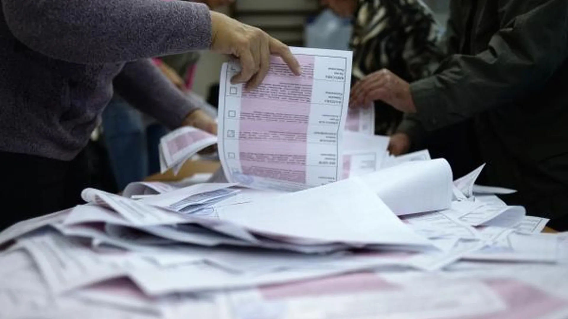 Боробов: на участках в Подмосковье проголосовали уже по 600-700 человек