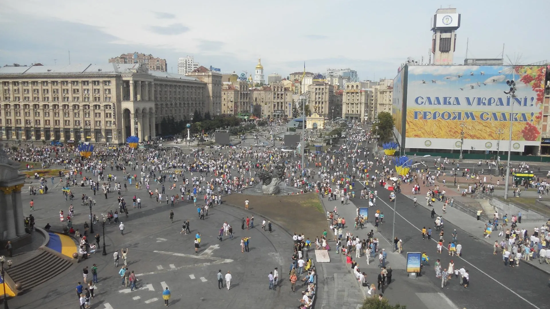 Политолог Марков считает, что принятие законов на Украине стало трагическим фарсом