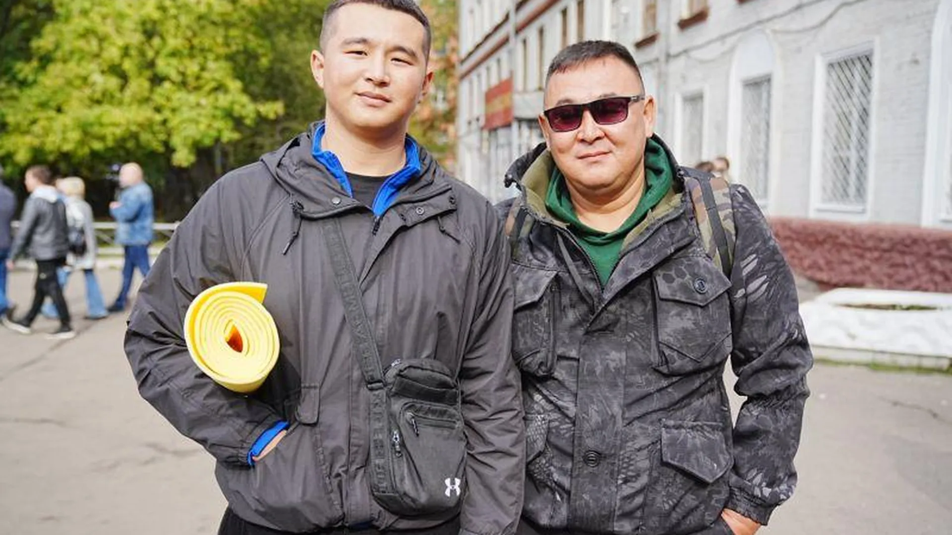 Сотрудник посольства Казахстана отправился добровольцем  на спецоперацию