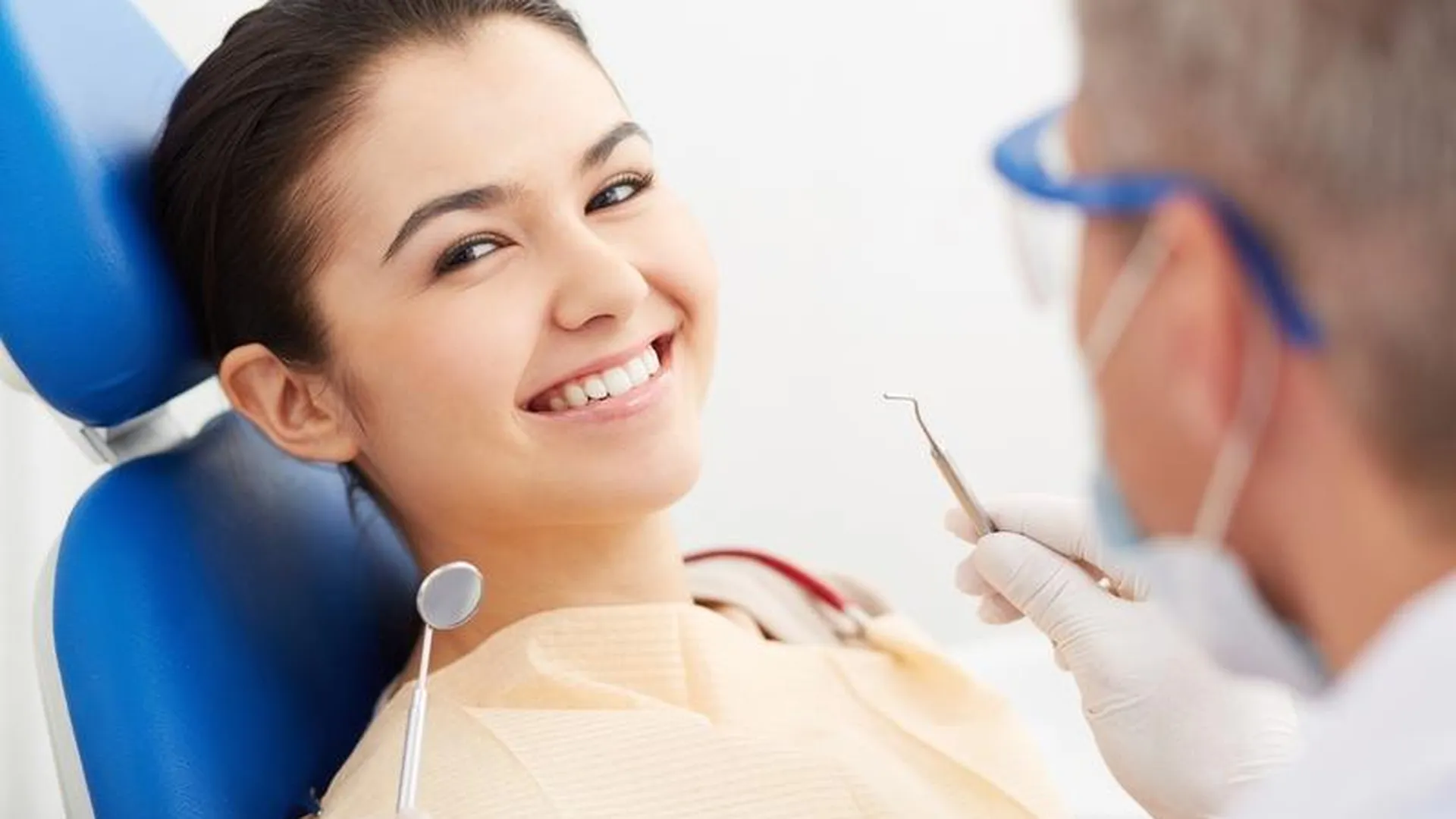 Улыбаемся и платим: что нового предлагают стоматологи области 