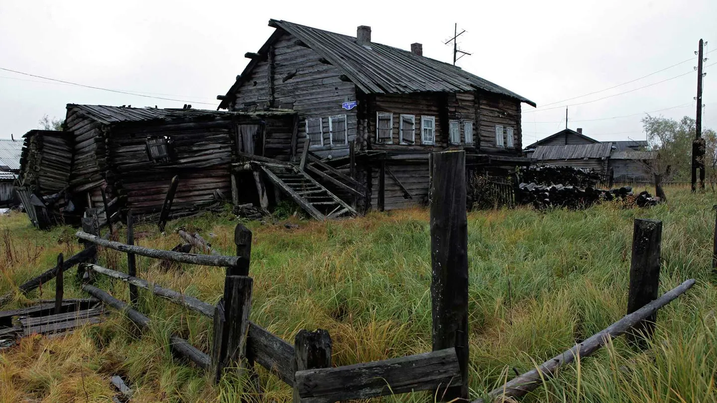 Вымершие деревни. Нищета в деревне. Разрушенная деревня.