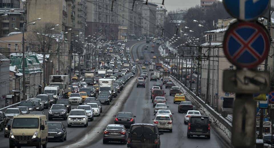 Пробки в Подмосковье оценили в 4 балла утром 5 августа