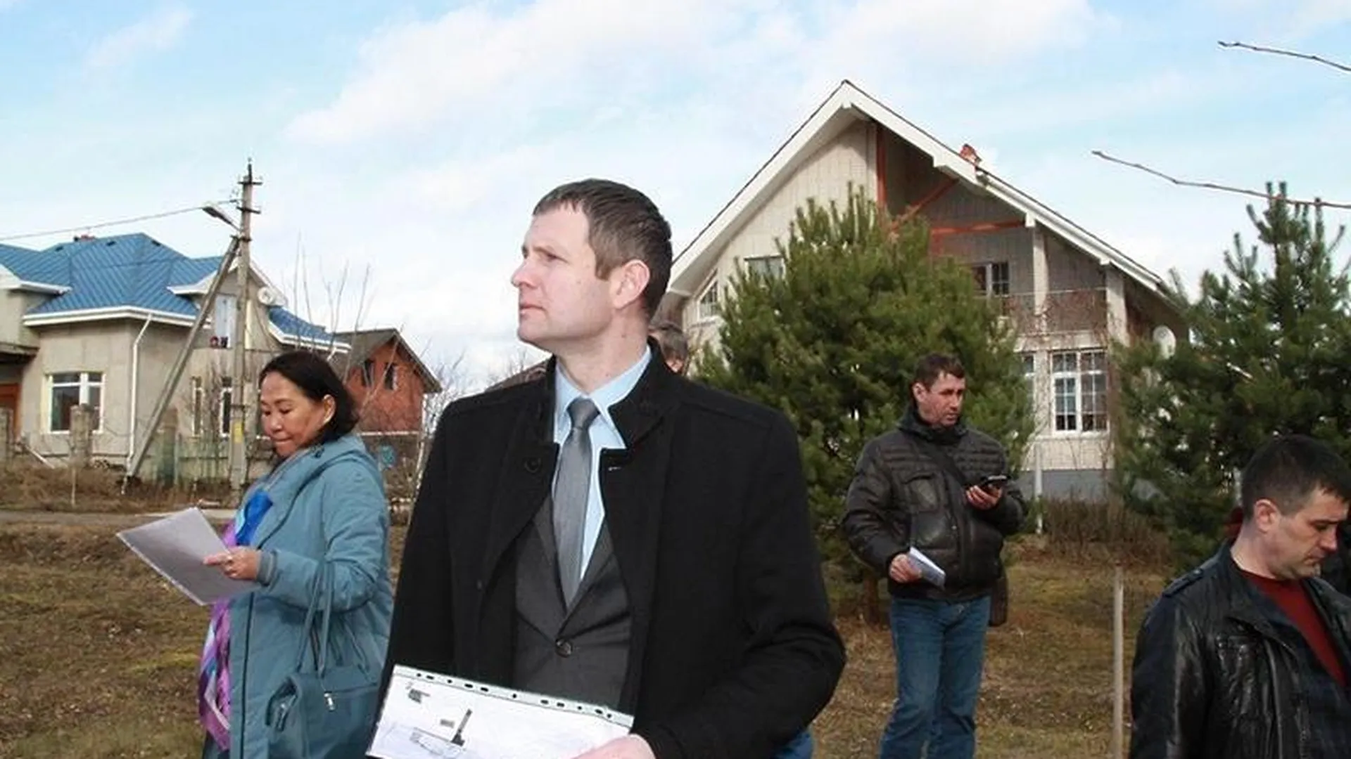 Власти Пущина пытаются решить вопрос предоставления земельных участков многодетным семьям