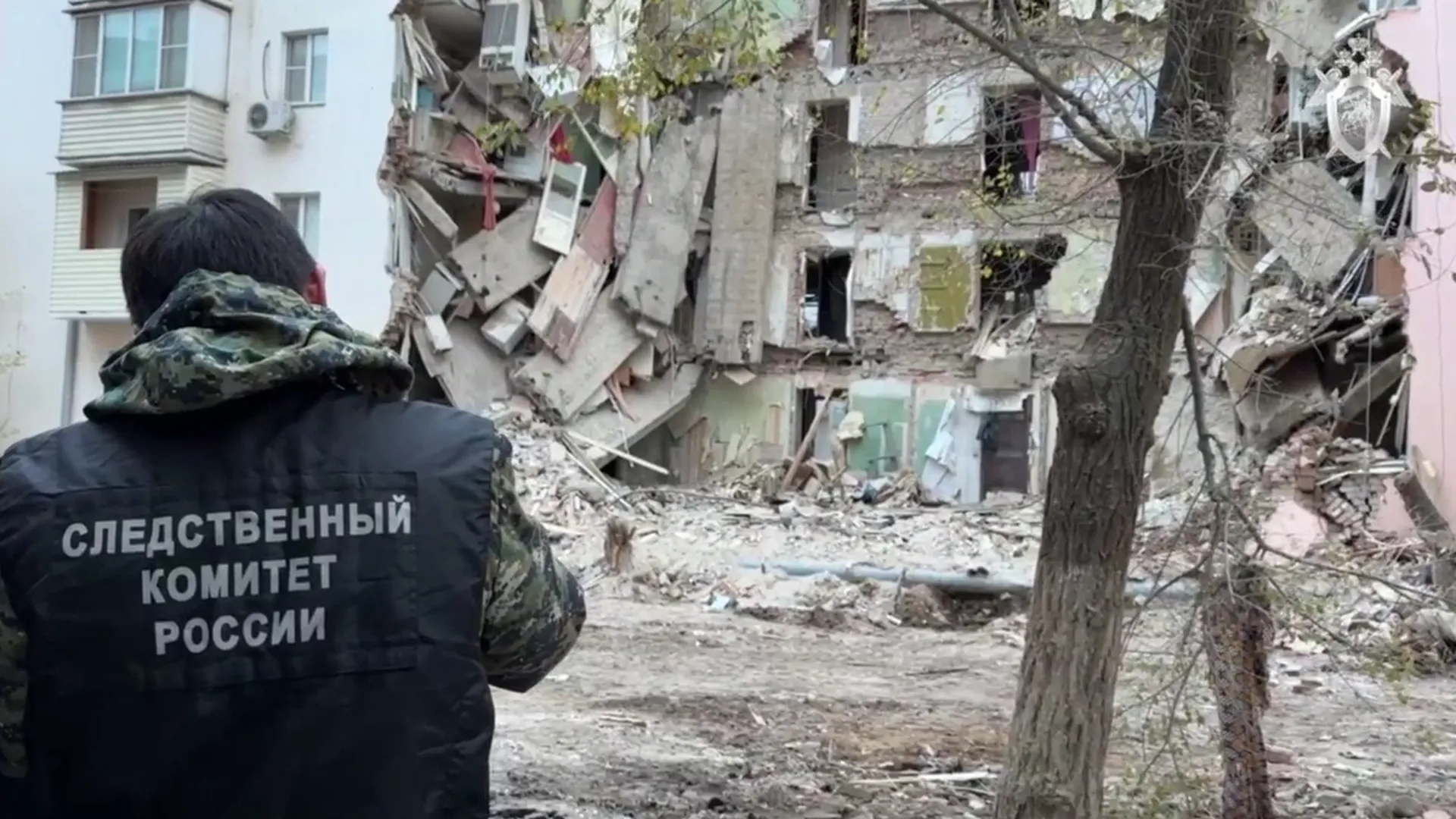 Частично обрушившийся дом в Астрахани снесут