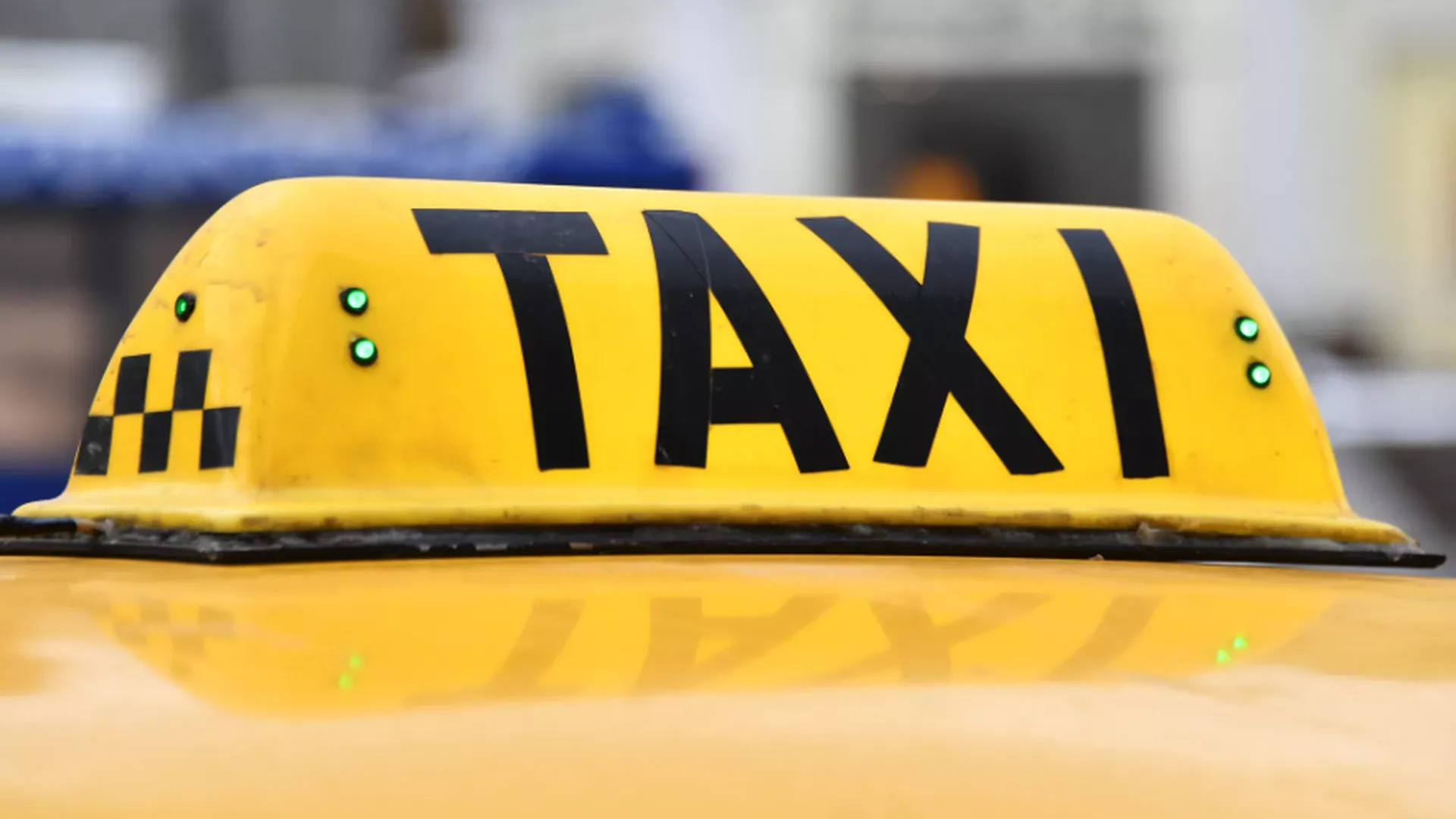 Российские такси предложили оснастить тревожной кнопкой