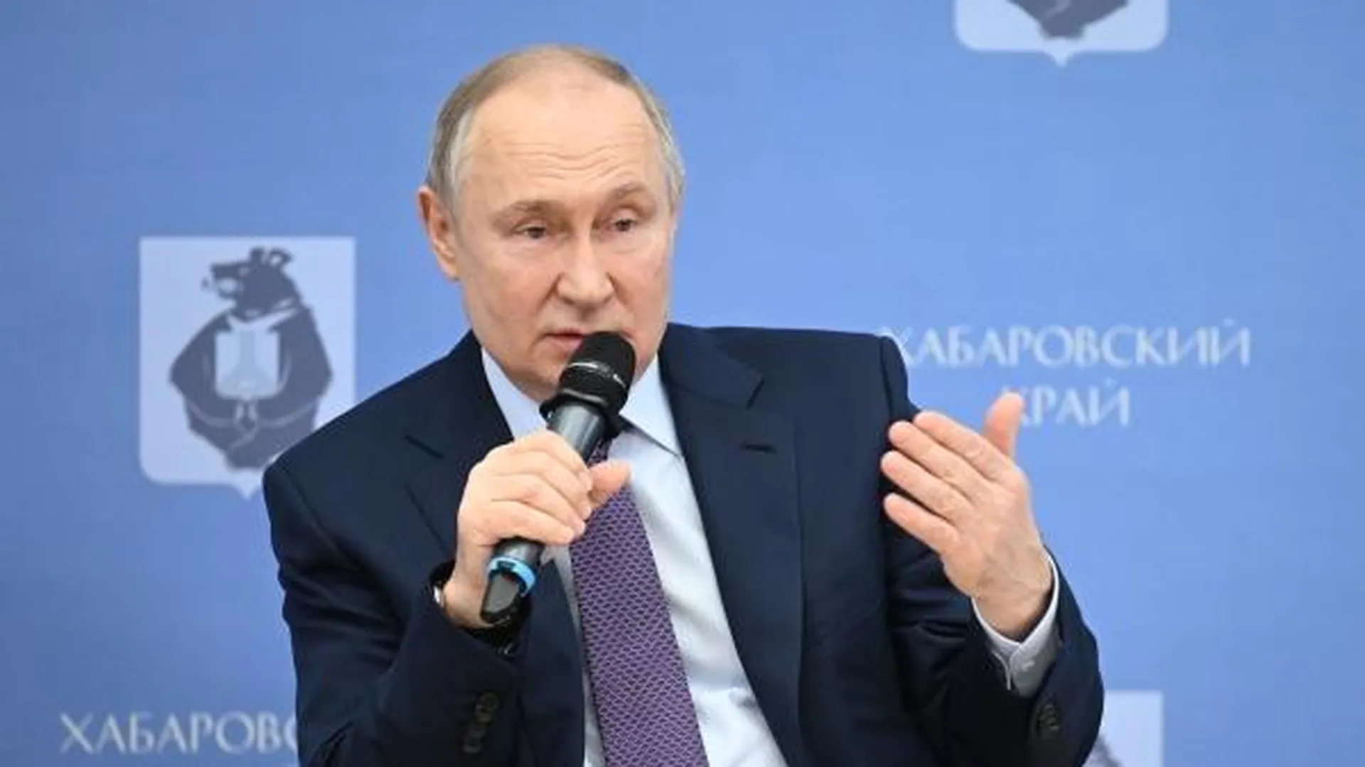 Путин обсудит с главой Хабаровского края экспорт российских стройматериалов в Китай