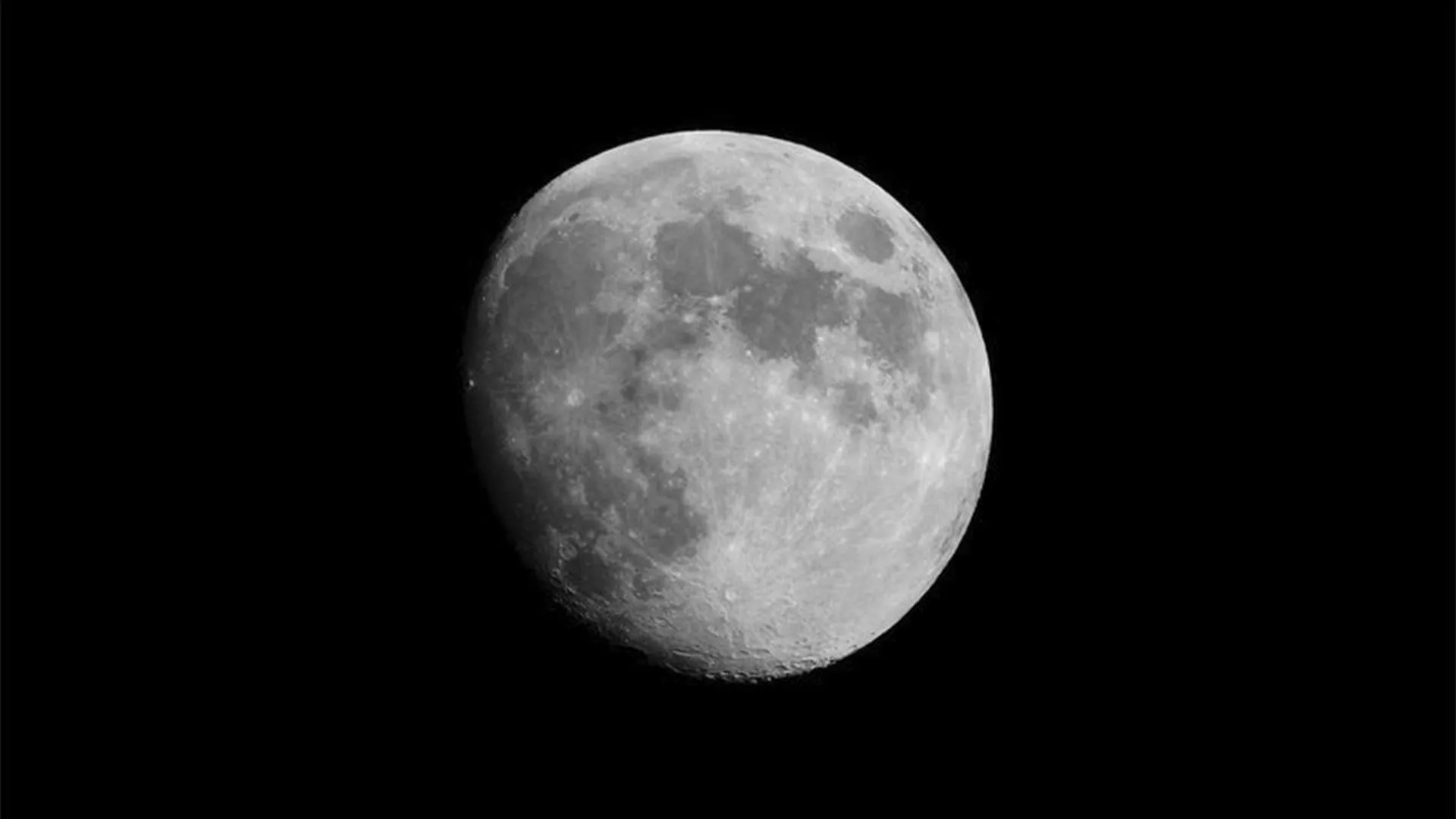 Ученые научились предсказывать губительные катаклизмы по Луне