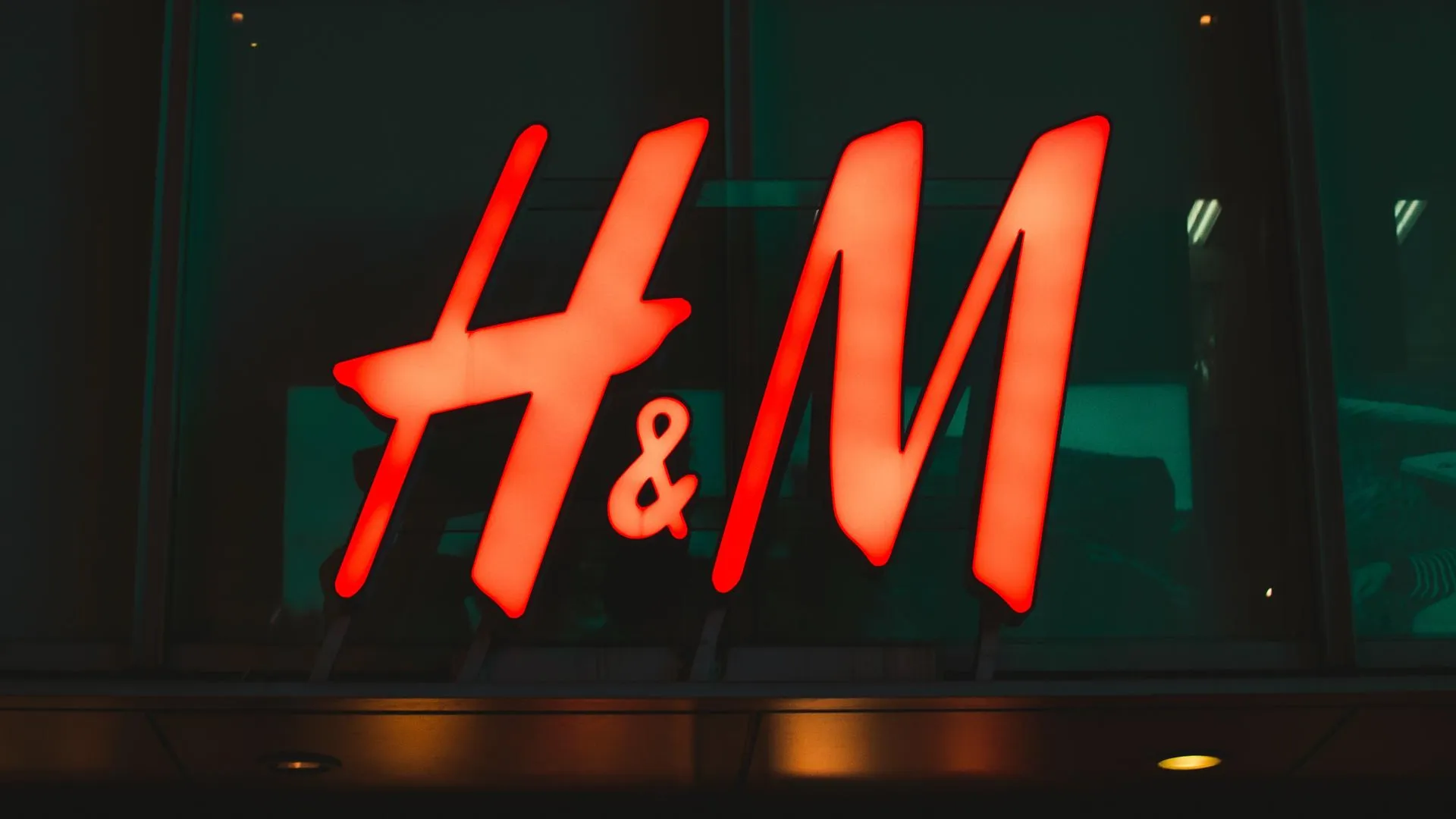 Торговую сеть H&M закроют в России до конца года — СМИ