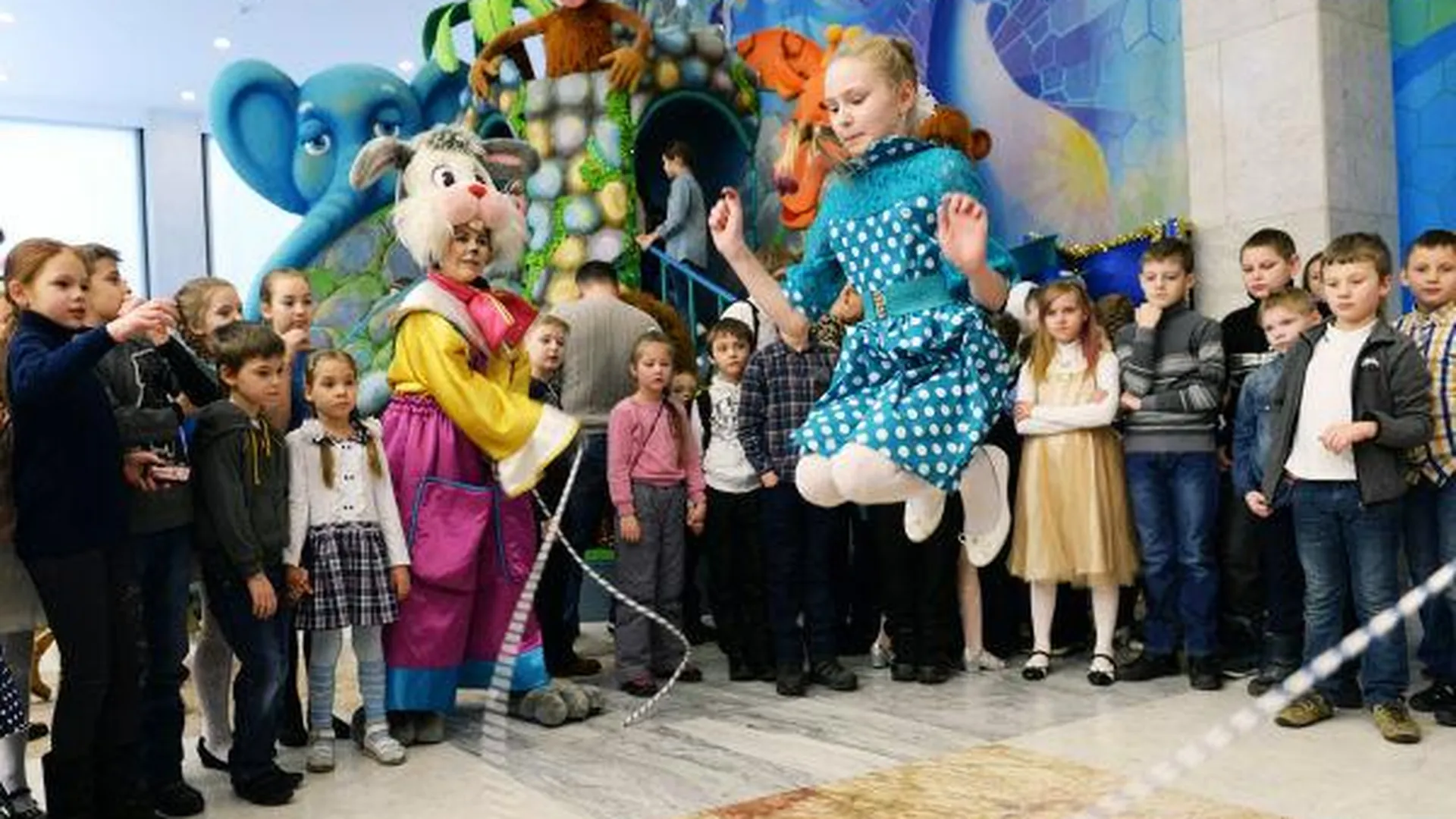 Три тысячи детей пригласили на Рождественскую елку губернатора МО в Чехове