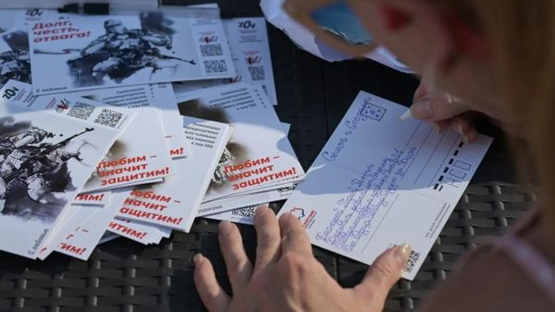 Российским и украинским военнопленным впервые передали письма от родных