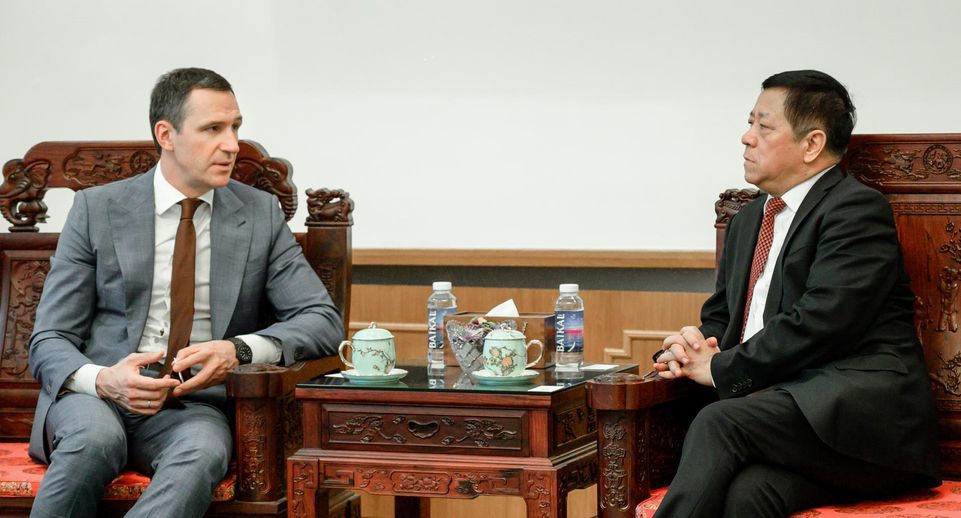 Глава РЭО провел рабочую встречу с Послом Китая