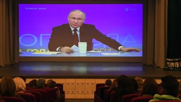 Петербургский студент обратился к Путину в образе его виртуального двойника