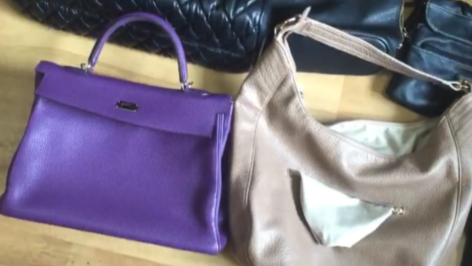 Склад женских сумок нашли у серийных грабителей из столицы