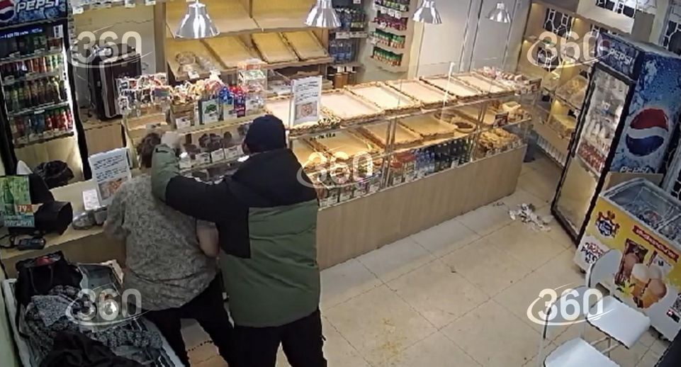 Продавщица пекарни в Курске: напавший мужчина просил извиниться «за молдаван»