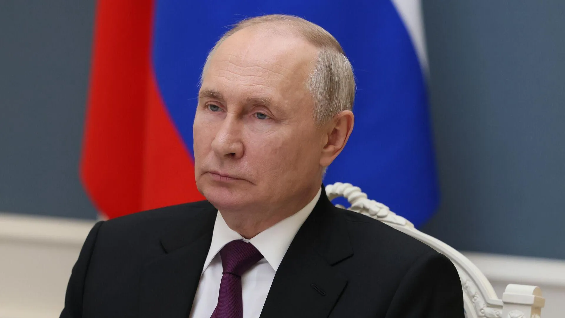 Путин назвал необходимыми открытость и обновление политической системы