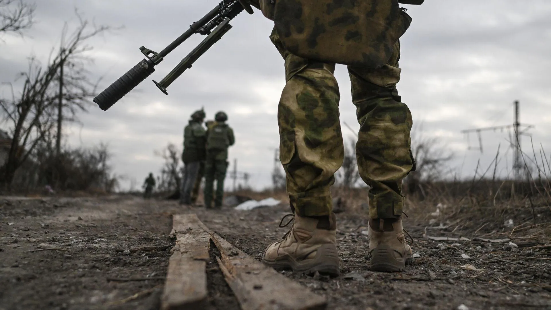 Белоусов призвал решить проблему льгот для военных