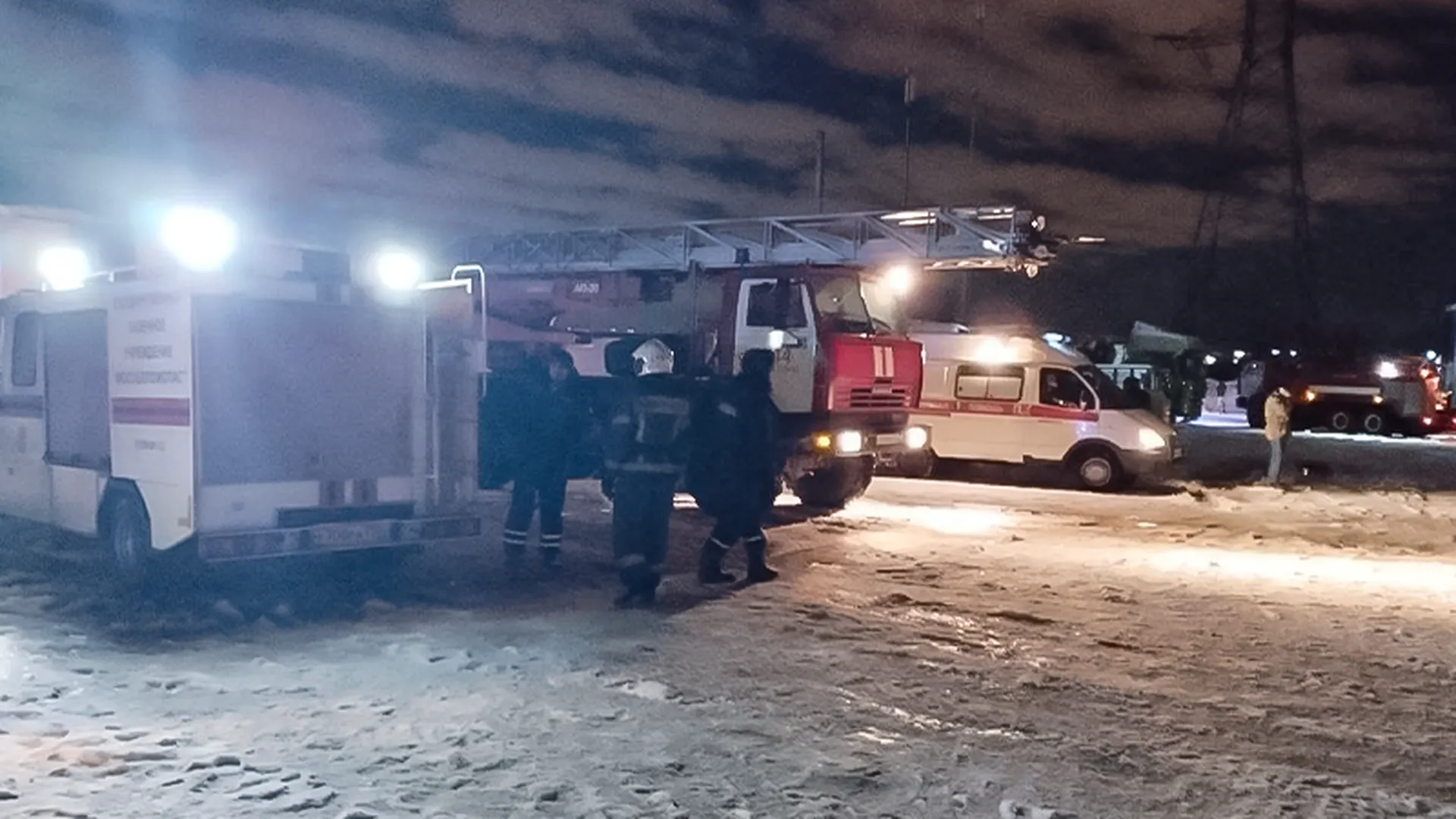«Потянуло паленой синтетикой»: очевидцы раскрыли подробности пожара в Одинцове