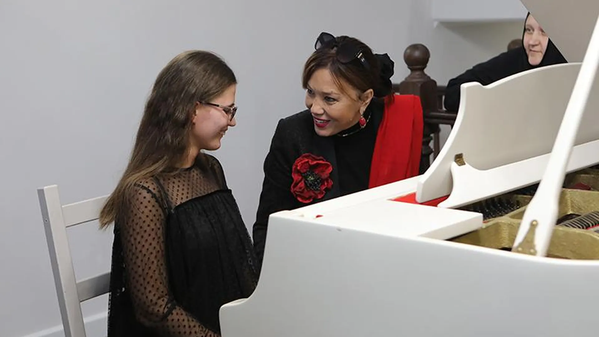 Первый в мире музыкальный дом для слепоглухих людей открыли в Московской области 