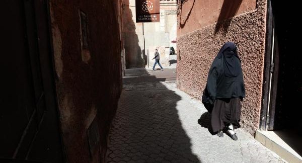 Муфтият Дагестана после запрета никаба посоветовал прикрывать лица платком