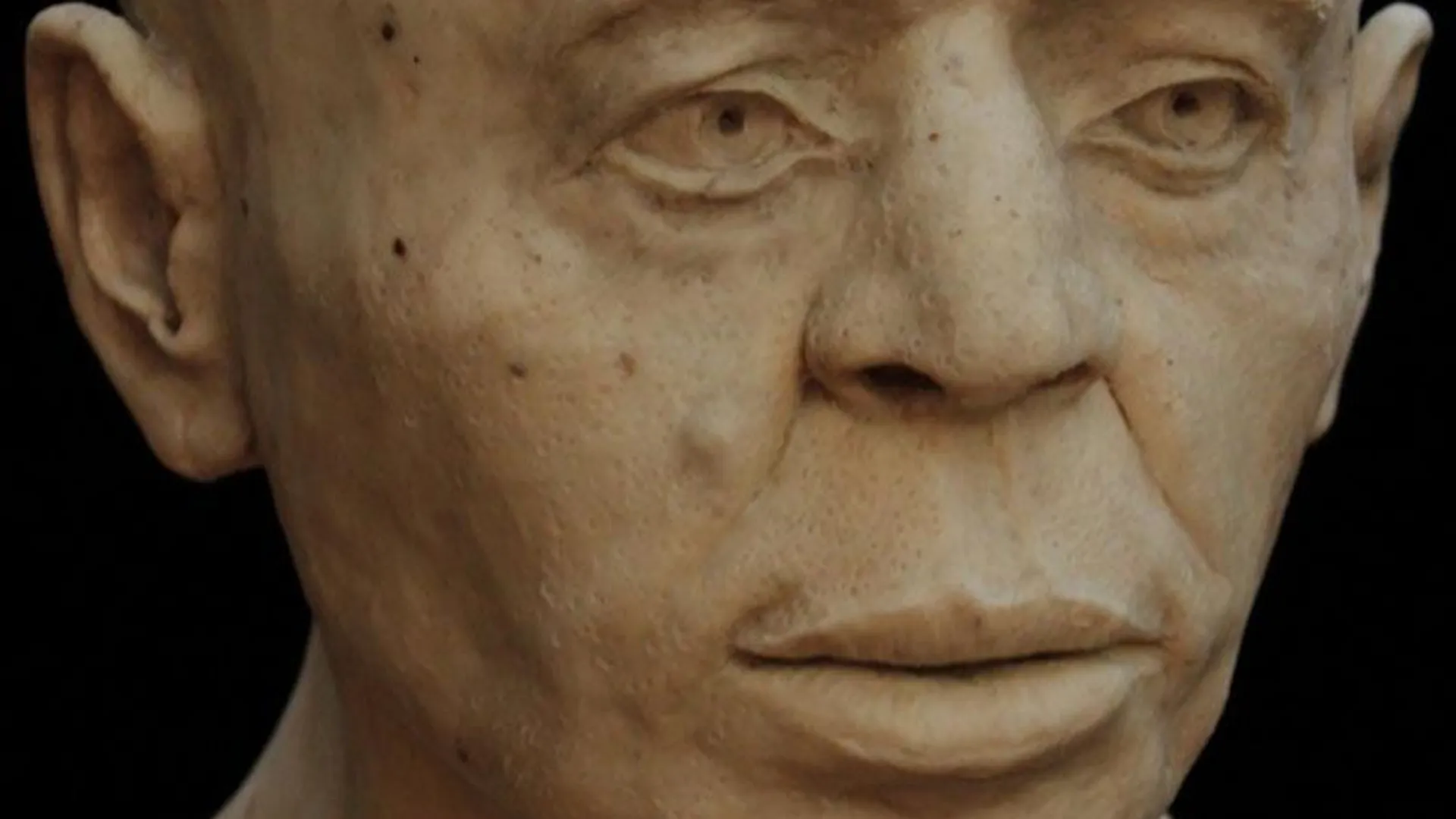 Ученые реконструировали лицо древнего человека, который жил 9500 лет назад
