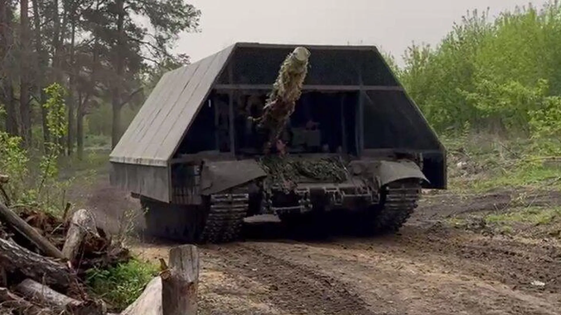 Экс-полковник СБУ Стариков заявил о неуязвимости российских «танков-мангалов» для дронов ВСУ