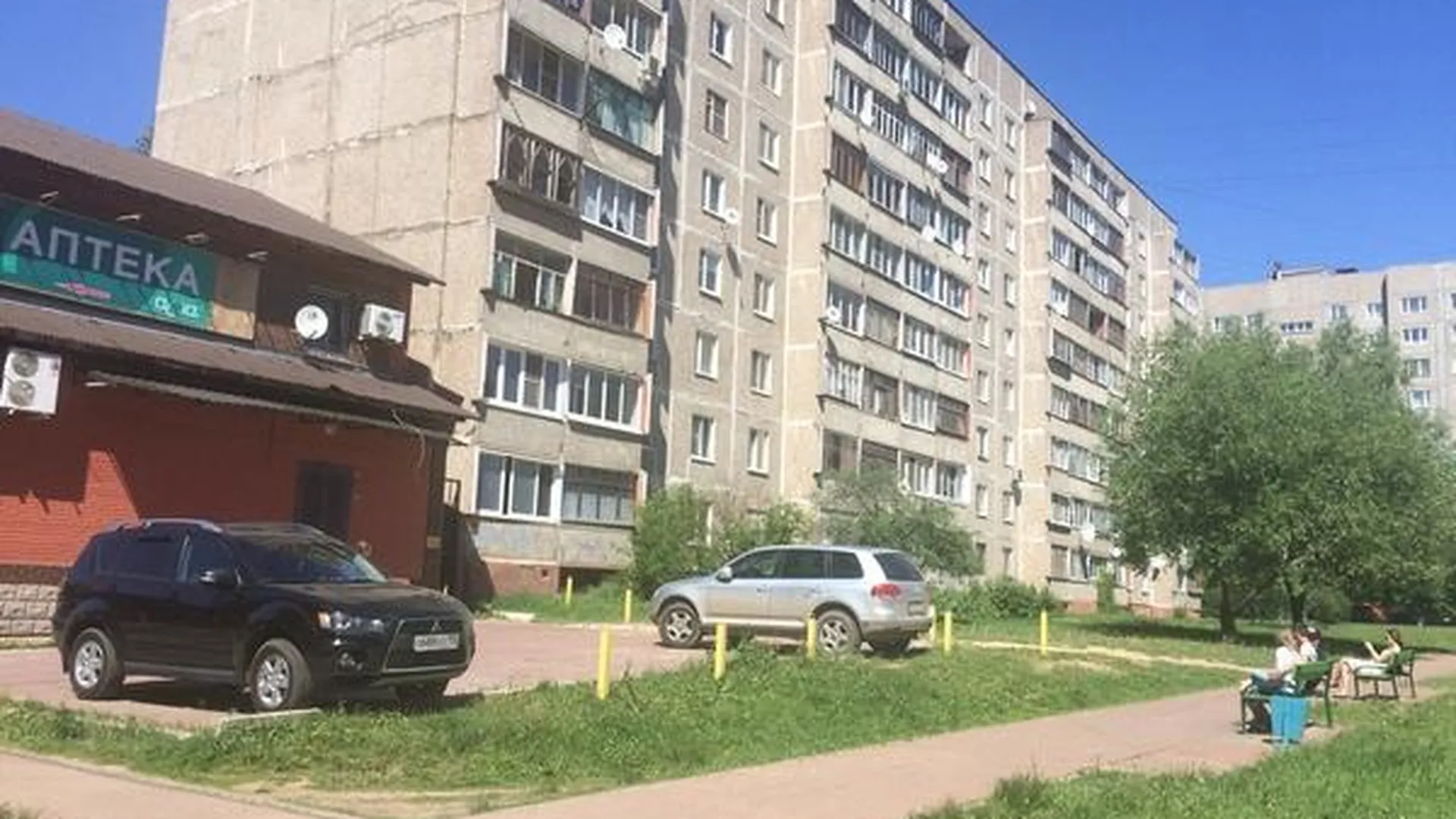 Пять дел завели в Домодедово за парковку на газонах