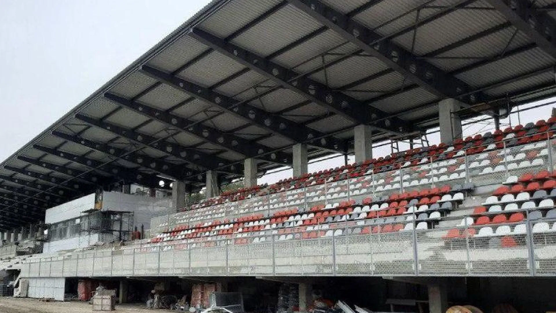 Реконструкция стадиона «Спартак» находится на завершающей стадии в подмосковном Серпухове