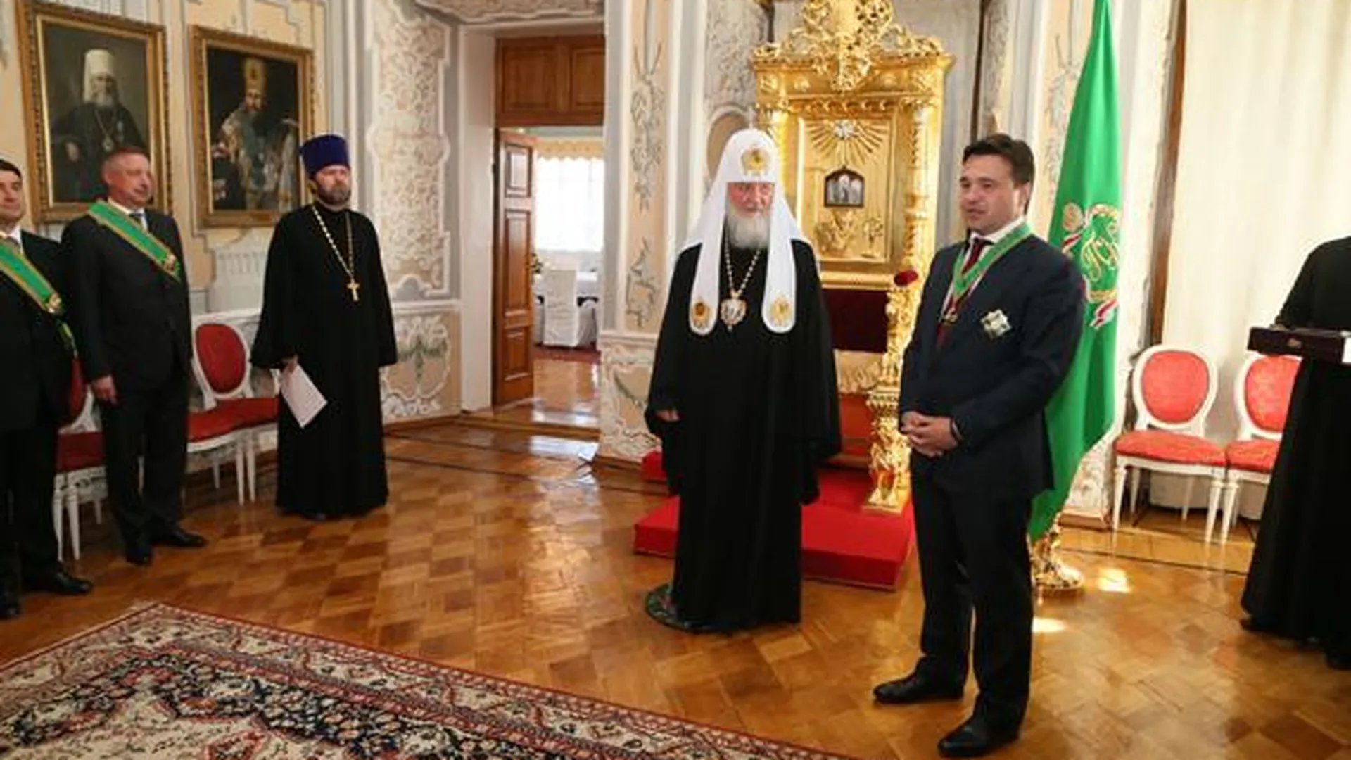 Патриарх Кирилл наградил губернатора МО орденом Сергия Радонежского